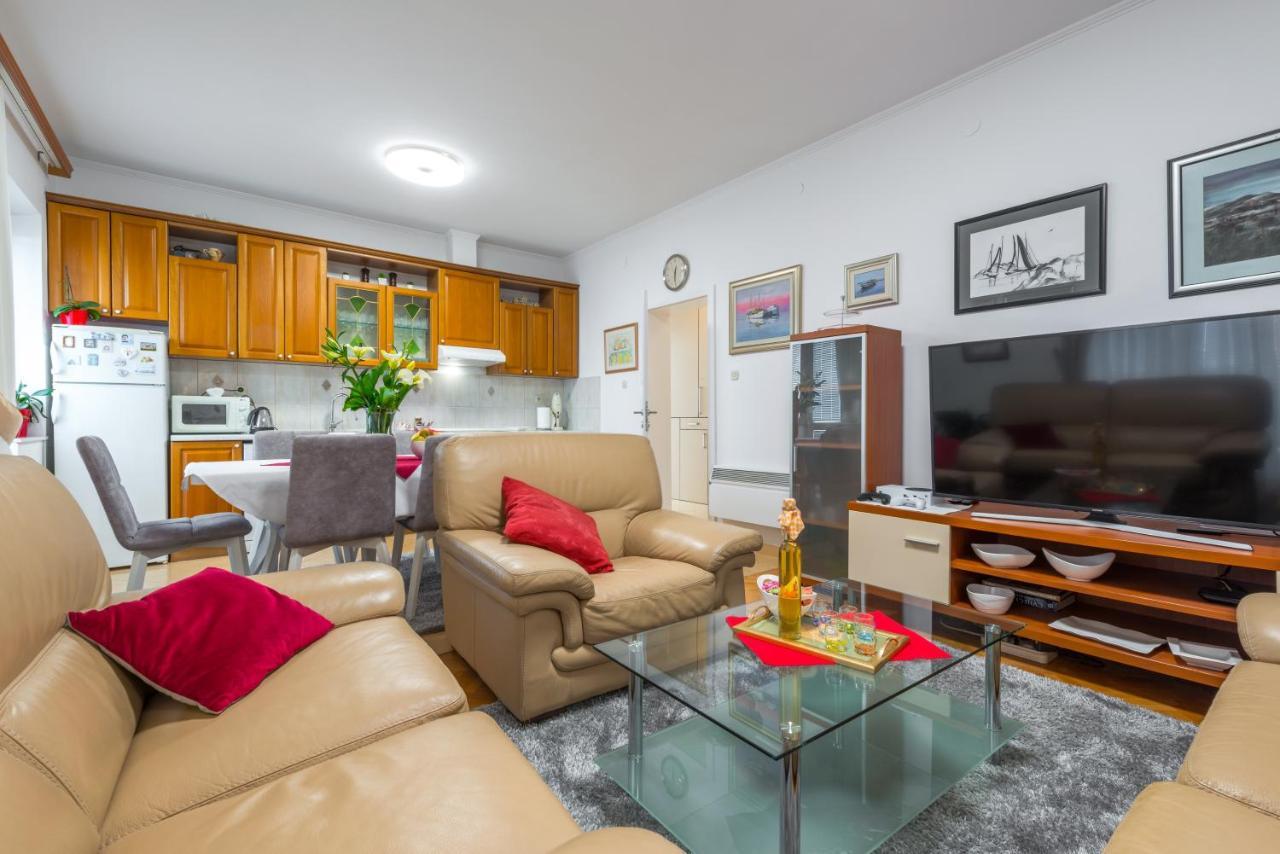 Apartma Lovely *